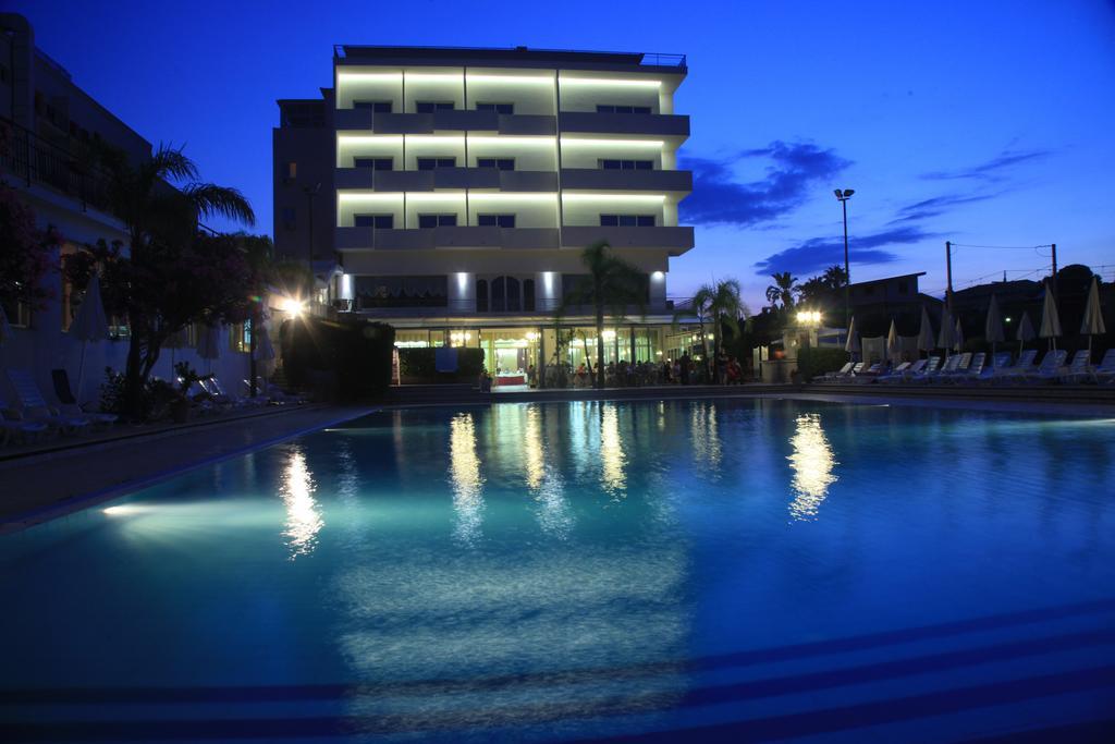 Hotel Santa Lucia Le Sabbie d'Oro Cefalù Esterno foto